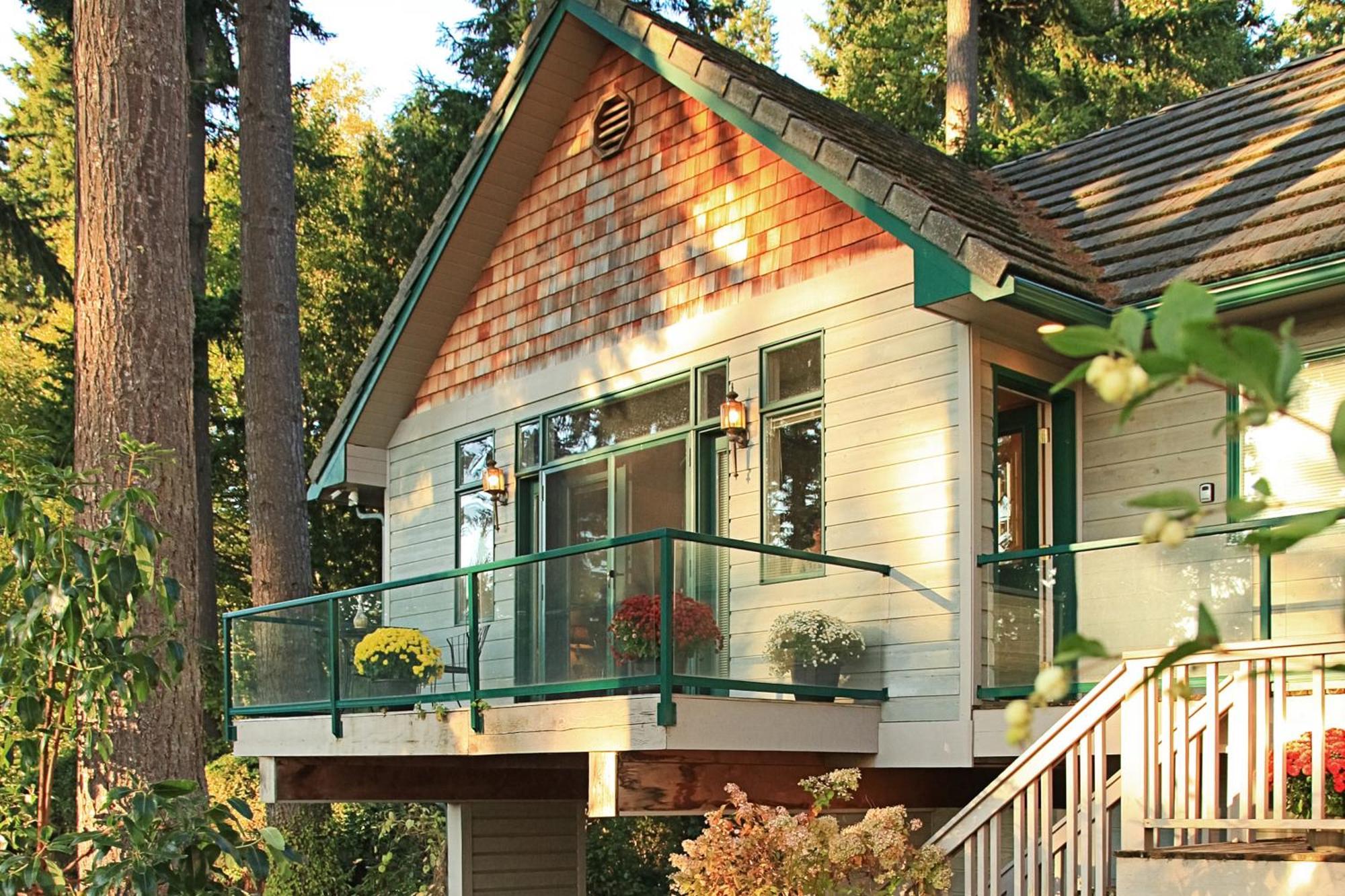 The Quintessa Cottage Clinton Exterior photo